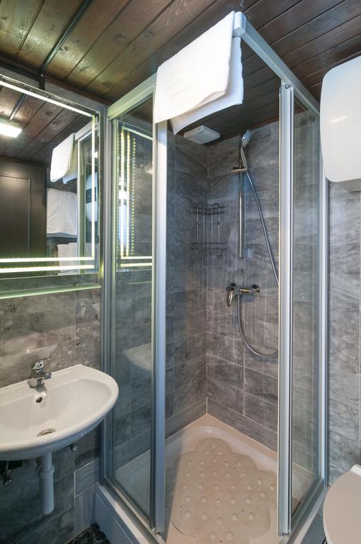Apartments Larsen Омиш Экстерьер фото
