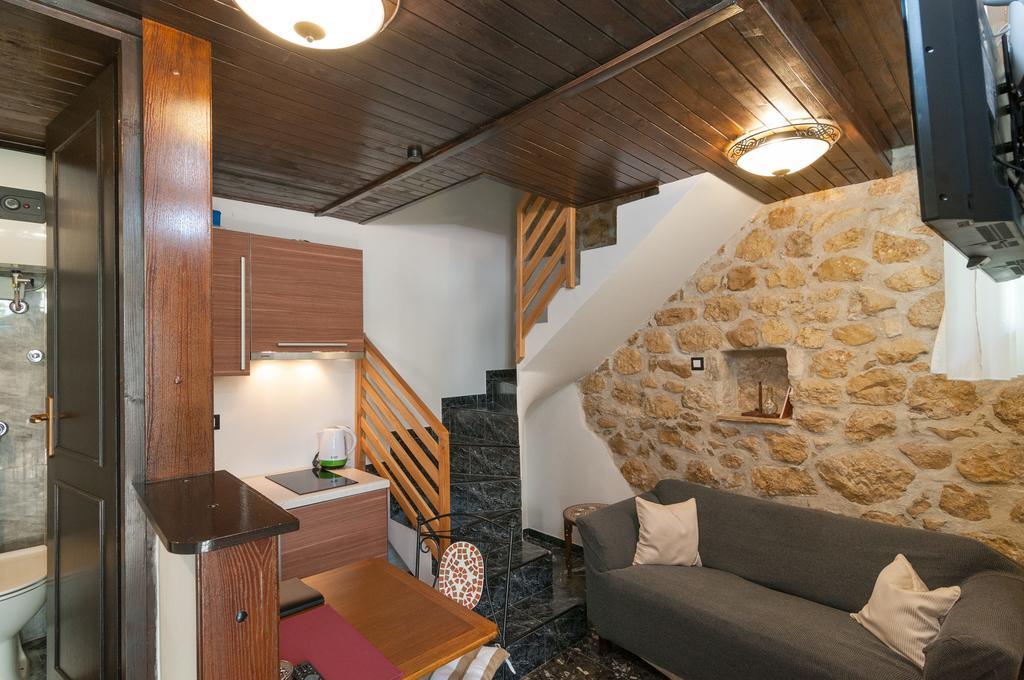 Apartments Larsen Омиш Экстерьер фото